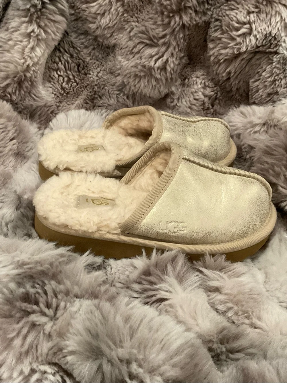 UGG Kids Metallic Cream Shearling Lined Slippers